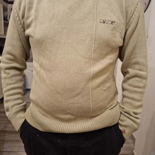 Levi's knitted sweater size M like new, beige