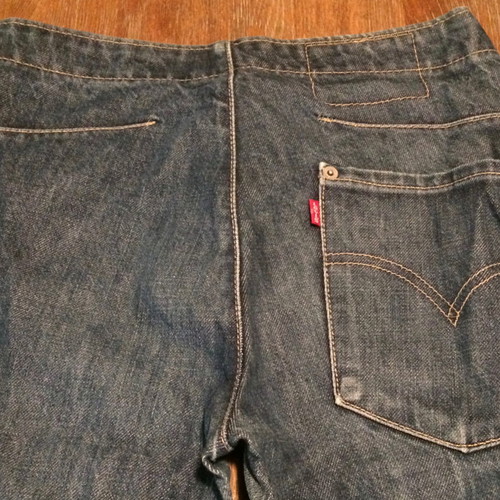 VINTAGE LEVI'S TWISTED SEAMS JEANS