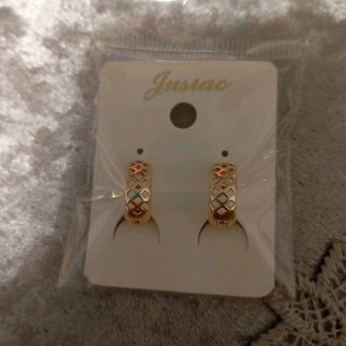 Small hoop earrings gold color new with steel design