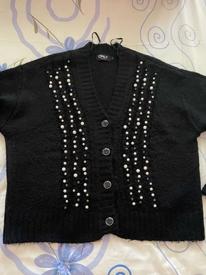 Black cardigan with pearls Only used, size L