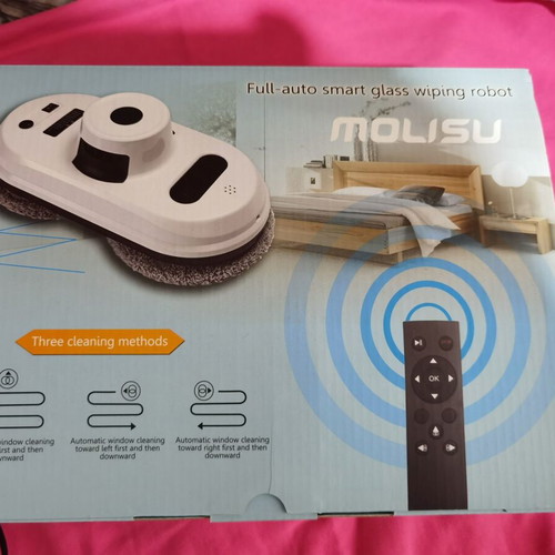 Window cleaning robot used with 12 microfiber cloths and remote control