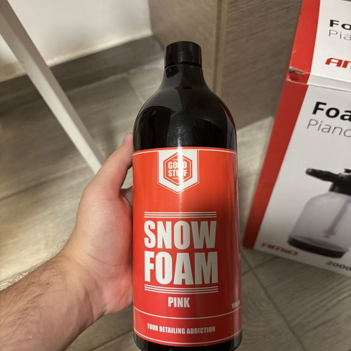Car washing set like new with cherry-scented foam