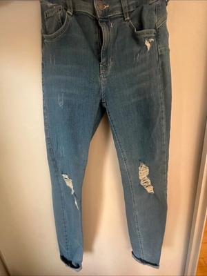 Τζιν κολλητό με σκίσιμο Pull & Bear σαν καινούργιο, μπλε, μέγεθος S