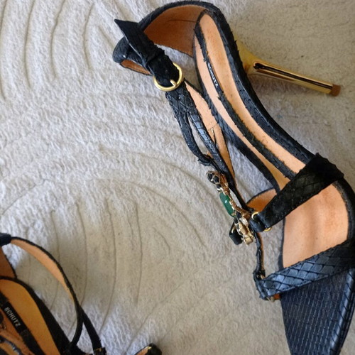 Schutz sandals size 40 leather black and gold new high heels