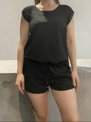 River Island Μαύρη ολόσωμη φόρμα σορτς σαν καινούργιο, μέγεθος S 36