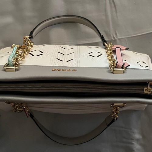 Verde shoulder bag white-gray with gold chain like new