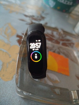 Xiaomi Mi Band 4 μεταχειρισμένο fitness tracker με φορτιστή