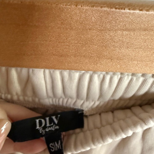 DLV tracksuit set beige like new