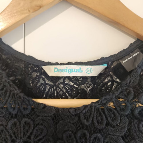 Desigual women's sleeveless top XS like new, embroidered, black