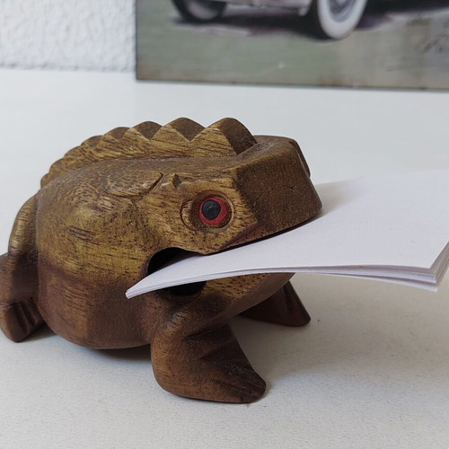 Wooden decorative frog like new, handmade from Thailand
