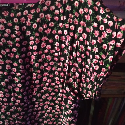 Paranoia T-shirt size S like new, black and pink