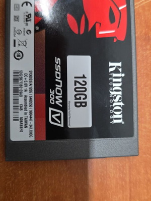 Kingston 120GB SSD SATA 3 85% здраве като нов