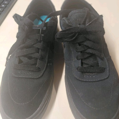 Converse black athletic shoes size 38 like new