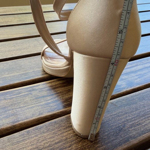 Lady Shoes high-heeled sandals like new, size 39, beige