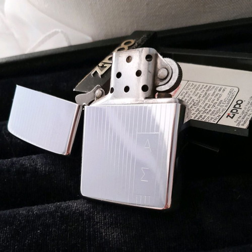 Zippo Engine Turned lighter excellent condition