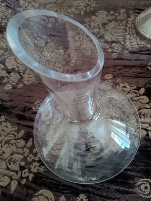 Wine carafe like new, ideal for serving