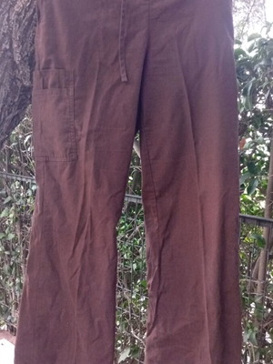 Scrubs medical work pants like new, size Large with pockets and elastic
