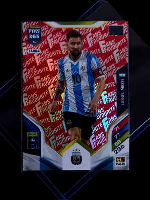 Lionel Messi Panini FIFA 365 Adrenalyn XL Fans Favourite card FAN84