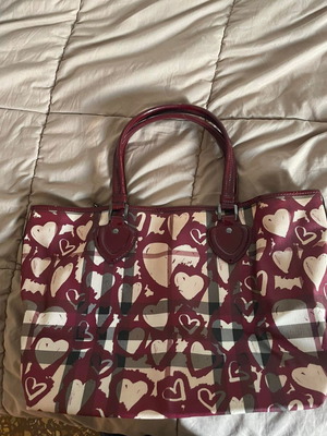 Burberry чанта като нова
