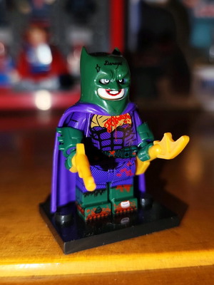 Joker (Batman Imposter Version) φιγούρα σαν καινούργιο με αξεσουάρ