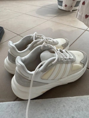 Adidas Ozelle 39.5 like new, beige sports shoes