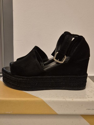 Black suede platform sandals size 39 used, medium heel