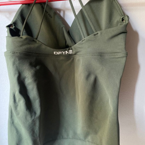 Dfyne sports top, green, size S