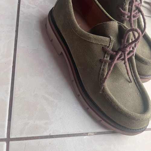 Wave Suede Loafers size 40 like new, dark green
