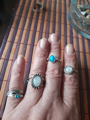 Set of 4 fashion rings new