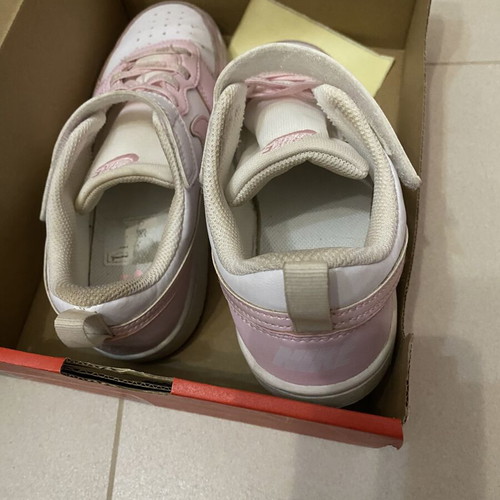 Nike athletic shoes like new, size 34, white and pink