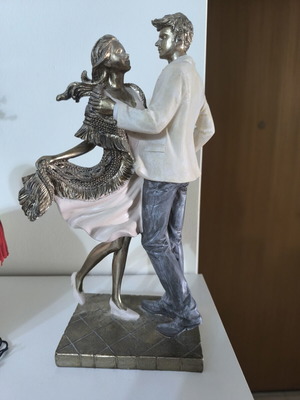 Decorative Table Couple sculpture like new