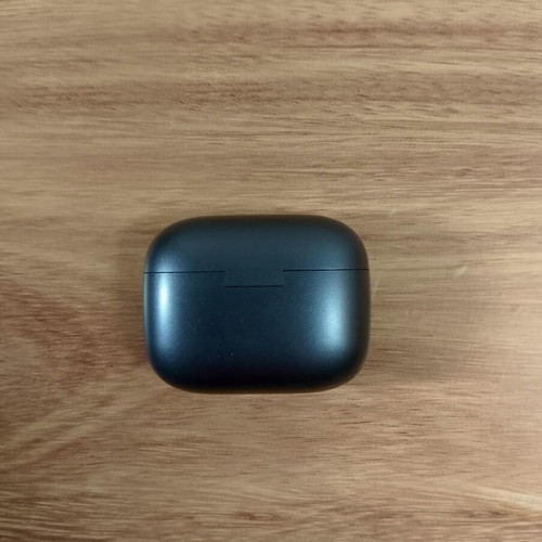 Hoco black wireless earbuds with charging case