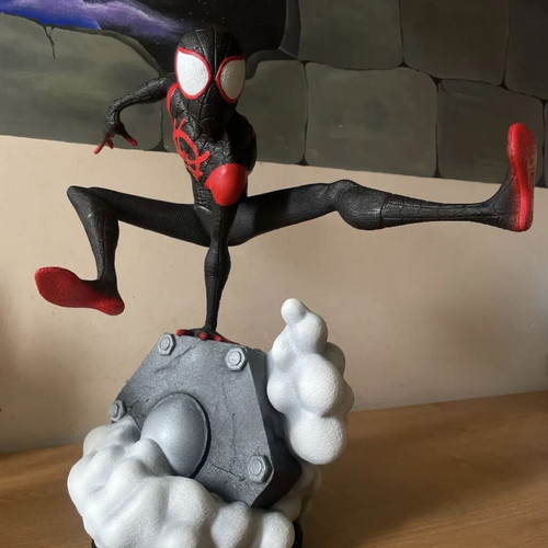 Miles Morales Spider-Man Collectible Figure Diorama new, high quality