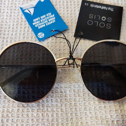 Solo-Solis NDL6273 sunglasses new with gold finish and black UV400 Cat.3 lenses