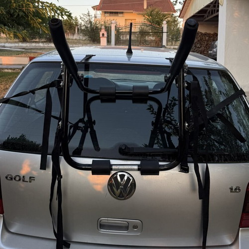 Bicycle rack for car like new, holds two bikes