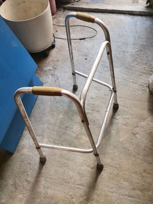 Βοήθημα π μεταχειρισμένο για ηλικιωμένους αλουμινένιο