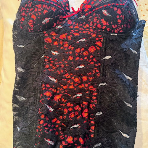Sleepwear like new, size L, black and pink