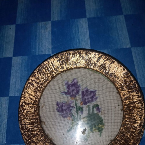 Embroidered frame like new
