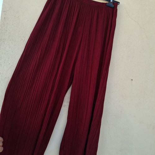 Women's Airy Pants used, one size, red