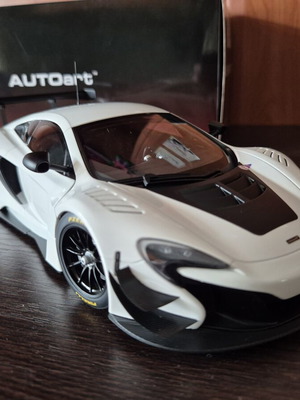 McLaren 650S GT3 Autoart model car new, 1/18 scale