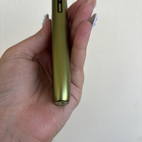 IQOS Iluma I green e-cigarette
