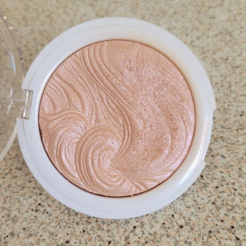 MUA Shimmer Highlight Powder set like new, 3 pieces