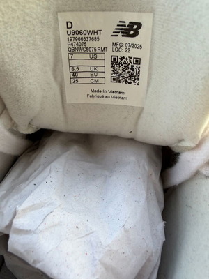 New Balance 9060 shoes like new, beige and white, size 40