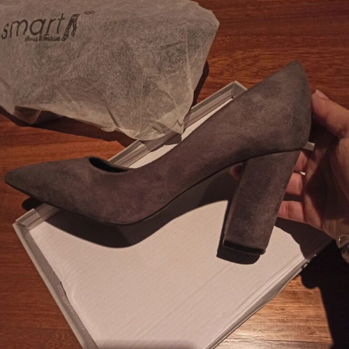 Envie Shoes grey velvet pumps like new, size 37