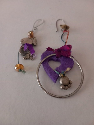 Dangling earrings with dog design like new