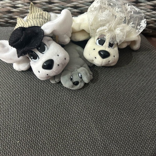 Vintage Galoob Pound Puppies Bride & Groom 1995 like new