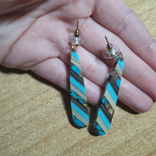 Turquoise earrings new with turquoise, brown and gold details