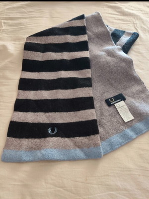Fred Perry striped merino wool scarf