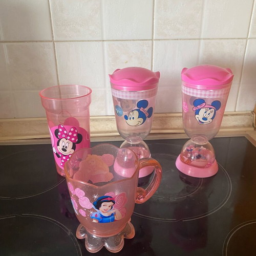 Disney plastic cups like new, set of 4