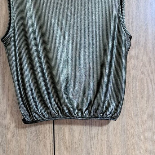 Benissimo blouse gold one size like new with elastic hem